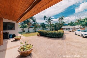 Exclusive Lakefront 5 Bedroom Villa for Sale in Land & House Park, Chalong, Phuket