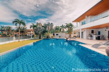 Exclusive Lakefront 5 Bedroom Villa for Sale in Land & House Park, Chalong, Phuket