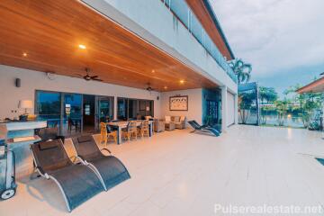 Exclusive Lakefront 5 Bedroom Villa for Sale in Land & House Park, Chalong, Phuket