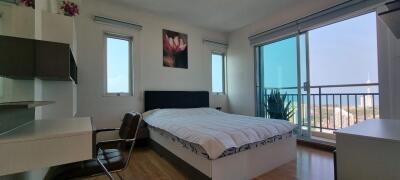 2 Bedrooms Supalai Mare for Rent