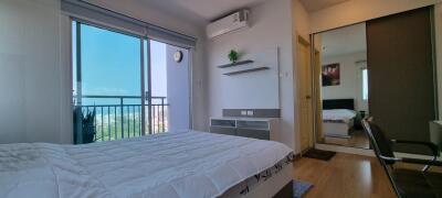 2 Bedrooms Supalai Mare for Rent