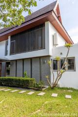 Residential Family Villa on Large Plot in Convenient Layan Location