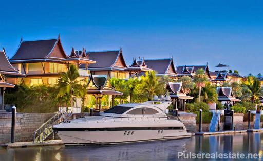 Upscale 3 Bedroom Waterfront Aquaminium Apartment in Royal Phuket Marina for Sale