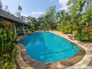 5 Bedroom Villa for Sale by Owner 5 Mins Walk to Rawai Beach & 15 Mins Walk to Yanui Beach in Phuket