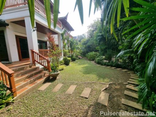 5 Bedroom Villa for Sale by Owner 5 Mins Walk to Rawai Beach & 15 Mins Walk to Yanui Beach in Phuket