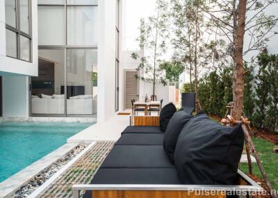 Modern Two-Story 3 Bedroom Pool Villas For Sale In Cherngtalay, Phuket