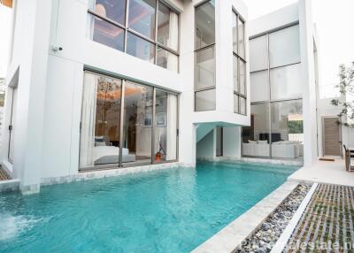 Modern Two-Story 3 Bedroom Pool Villas For Sale In Cherngtalay, Phuket