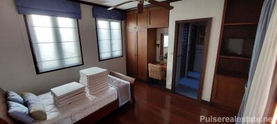 4+1 Bedroom Pool Villa for Sale, Phase 1 of Sai Taan, Walking Distance to Bangtao Beach