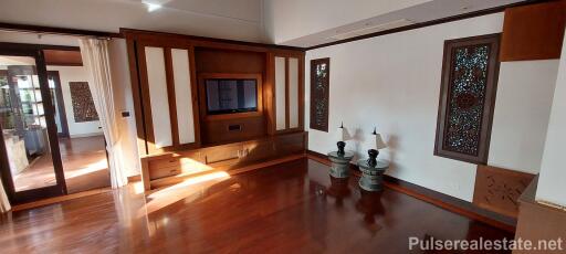 4+1 Bedroom Pool Villa for Sale, Phase 1 of Sai Taan, Walking Distance to Bangtao Beach