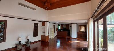 4+1 Bedroom Pool Villa for Sale, Phase 1 of Sai Taan, Walking Distance to Bangtao Beach