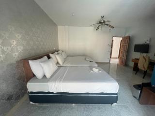 7 Bedrooms House for Rent in Jomtien