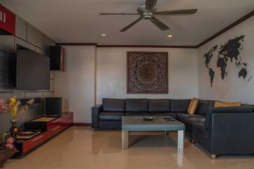 3 Bedrooms Corner Duplex Apartment In Jomtien Beach Paradise For Sale