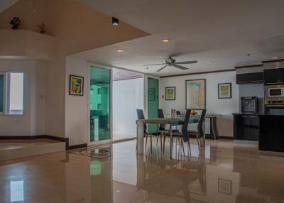 3 Bedrooms Corner Duplex Apartment In Jomtien Beach Paradise For Sale