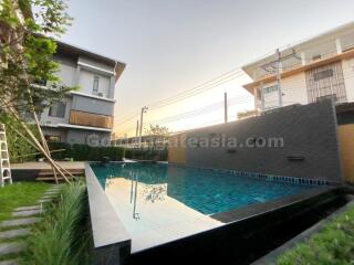 5-Bedrooms single house in secure compound - Bang Na