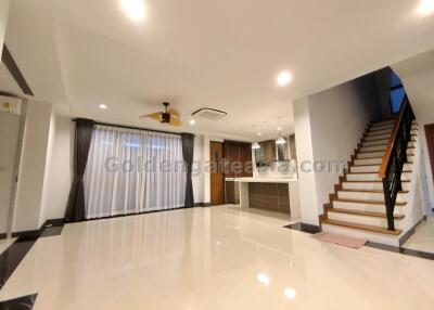 5-Bedrooms single house in secure compound - Bang Na