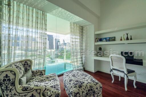 2-Bedrooms condo with private pool - Le Raffine Sukhumvit soi 39