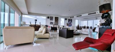 Lovely Penthouse at Movenpick for Rent