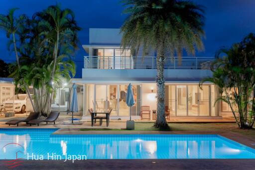 4 Bedroom Contemporary Design on Course Pool Villa at Palm Hills Golf for Sale