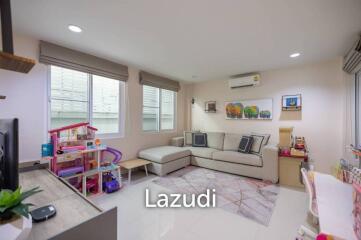 3 Bed 3 Bath 280 SQ.M Bless town Sukhumvit 50