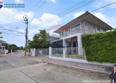 180 Sqm., 3 Beds, 3 Baths Townhouse listed for ฿ 7,690,000.