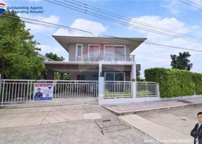 180 Sqm., 3 Beds, 3 Baths Townhouse listed for ฿ 7,690,000.