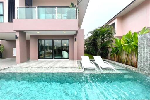 221 Sqm., 3 Beds, 4 Baths Townhouse listed for ฿ 7,800,000.