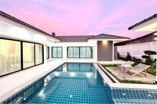 MODERN LUXURY POOL VILLA