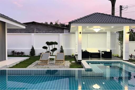 MODERN LUXURY POOL VILLA