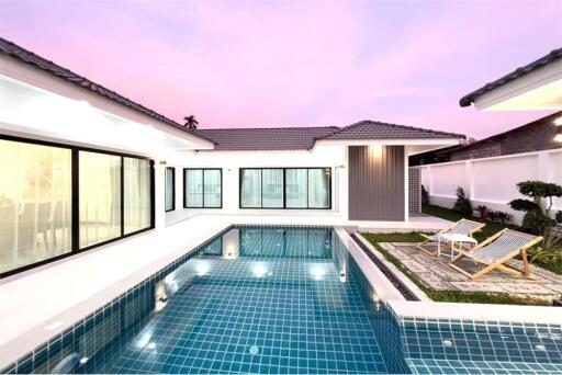 MODERN LUXURY POOL VILLA