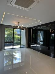 sale! Beautiful house, Setthasiri Krungthep Kreetha 2, house next to Brighton College International