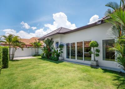 4 Bedrooms House in Srisuk Village East Pattaya H011156