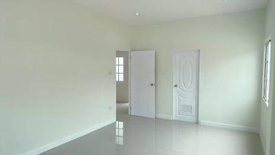 House for sale in Sriracha, newly built, next to Nong Kho Reservoir.