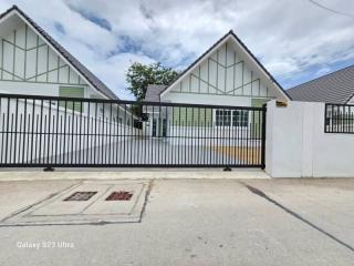 House for sale in Sriracha, newly built, next to Nong Kho Reservoir.