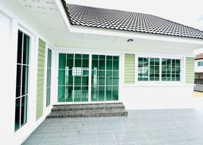 House for sale in Sriracha, newly built, next to Nong Kho Reservoir.