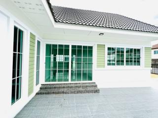 House for sale in Sriracha, newly built, next to Nong Kho Reservoir.