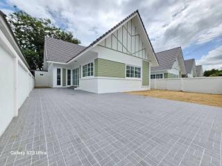 House for sale in Sriracha, newly built, next to Nong Kho Reservoir.