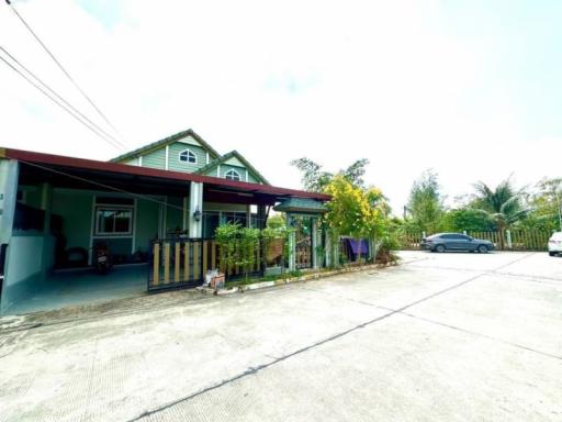 Sriracha semi-detached house for sale Natthawadee Lakeside Village