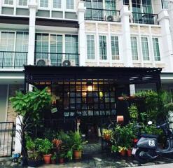 3-story townhome for sale, Golden Town, Soi Nawamin 42, Intersection 27, Soi Prasert Manukit 48, 5