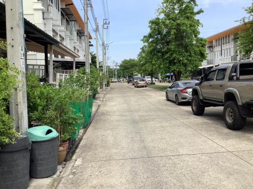 3-story townhome for sale, Golden Town, Soi Nawamin 42, Intersection 27, Soi Prasert Manukit 48, 5