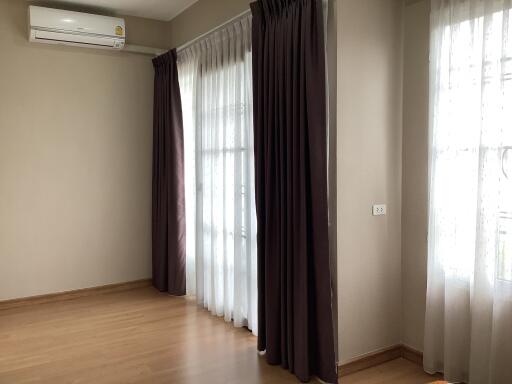 3-story townhome for sale, Golden Town, Soi Nawamin 42, Intersection 27, Soi Prasert Manukit 48, 5