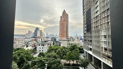 Modern Condo Sukhumvit 24 Sale