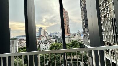 Modern Condo Sukhumvit 24 Sale