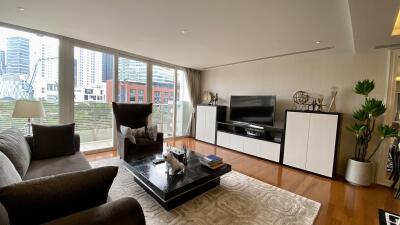 Luxury 3-Bedroom Condo Tonglor 8