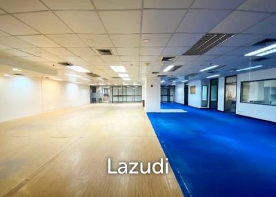 Prime Office Space for Rent: Spacious 345 sqm at Phaholyothin Place