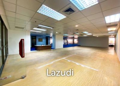 Prime Office Space for Rent: Spacious 345 sqm at Phaholyothin Place