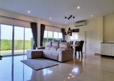 Beautiful 3Beds House Huay Yai for Rent