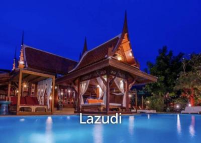 South Phuket's Seaside Oasis: An 8-Villa Luxury Resort