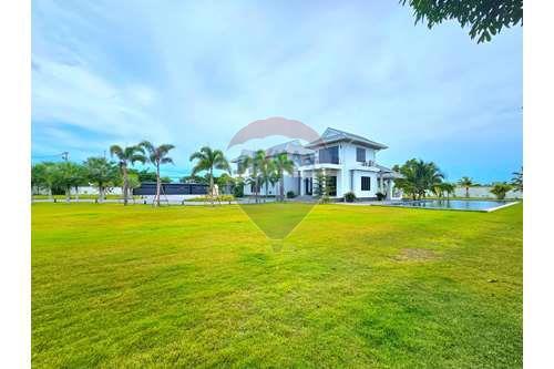 Elegant Quality Villa Near BlacMountain - 920601001-217