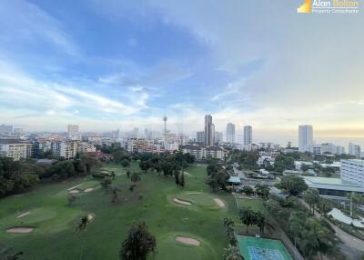 Golf course and Ocean View Studio Condo in Pratumnak