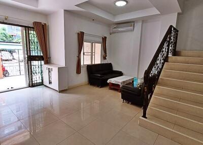 South Pattaya 3 Storey House for Rent